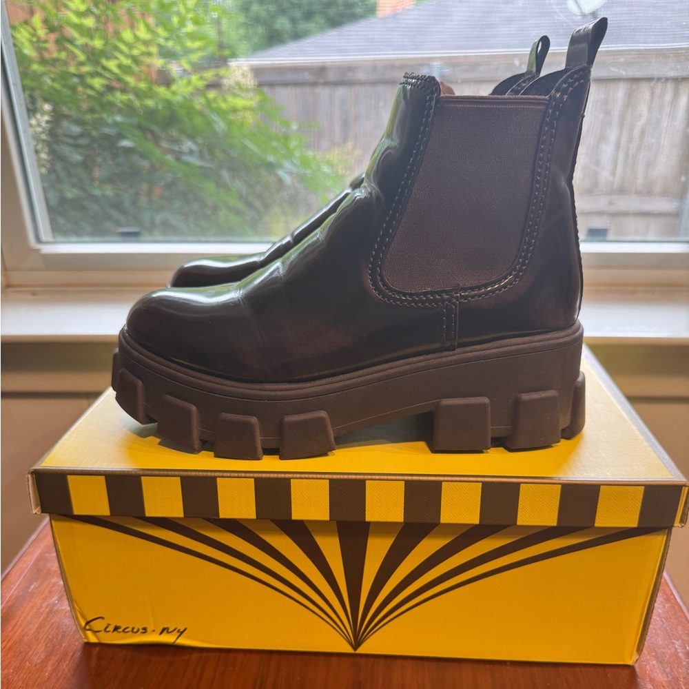 Circus NY by Sam Edelman Darielle Chestnut Boot size 7